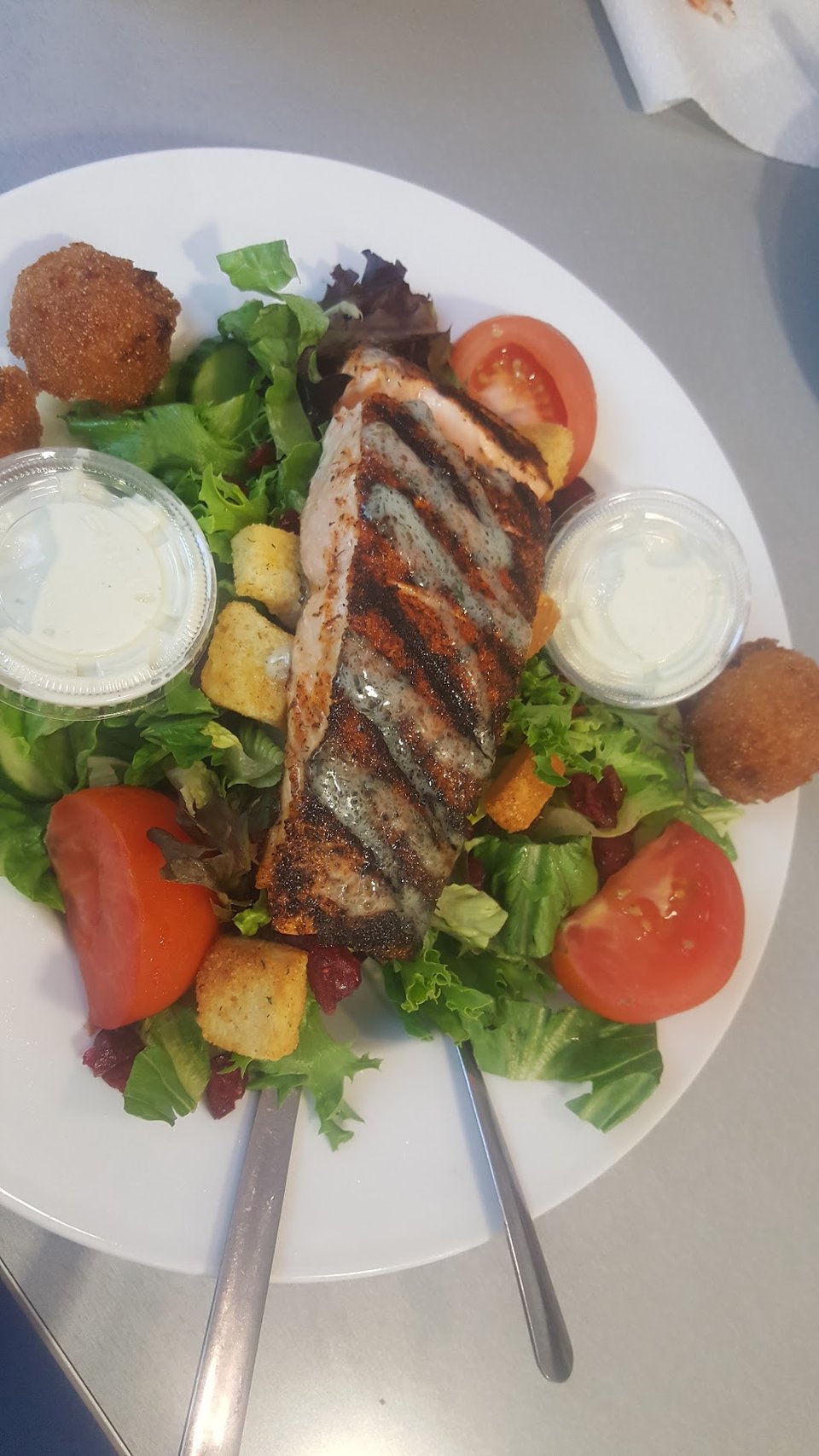 Grilled Salmon Salad